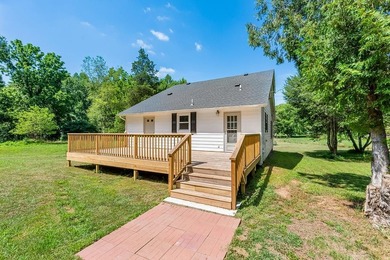 Completely remodeled home featuring brand-new flooring, fresh - photo 15
