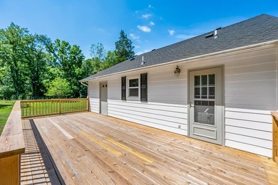 Completely remodeled home featuring brand-new flooring, fresh - photo 16