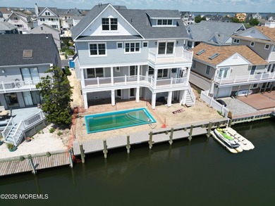 Exceptional new construction waterfront home in Normandy Beach - photo 18