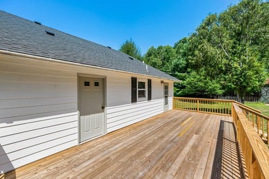 Completely remodeled home featuring brand-new flooring, fresh - photo 19