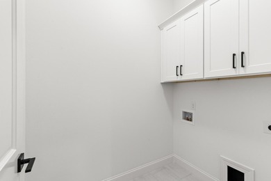 *Fully Furnished Brady MODEL - this is a true turn-key - photo 21