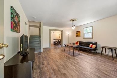 Completely remodeled home featuring brand-new flooring, fresh - photo 21