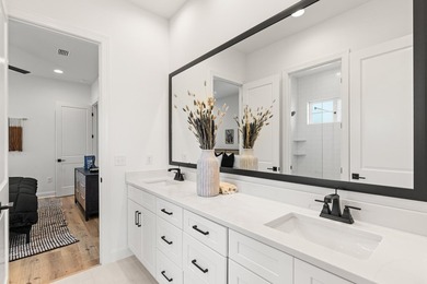 *Fully Furnished Brady MODEL - this is a true turn-key - photo 23