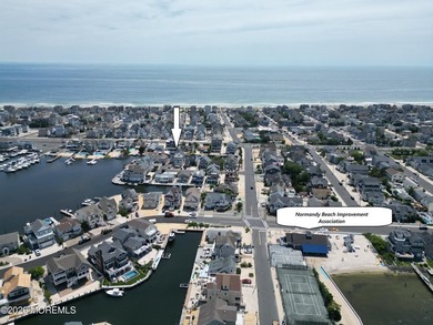 Exceptional new construction waterfront home in Normandy Beach - photo 23