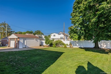 Introducing 6 Grenville Ct- Welcome to this charming 4-bedroom - photo 25