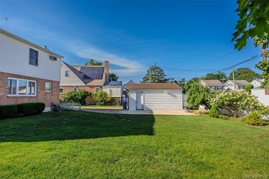 Introducing 6 Grenville Ct- Welcome to this charming 4-bedroom - photo 26