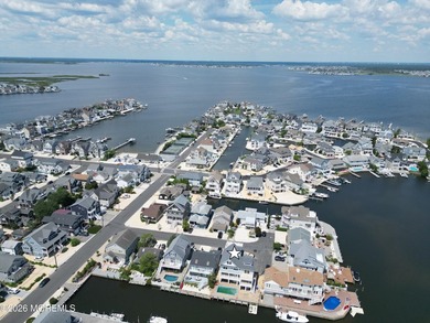 Exceptional new construction waterfront home in Normandy Beach - photo 26