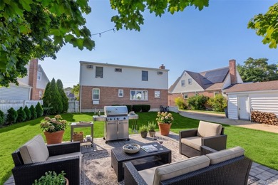 Introducing 6 Grenville Ct- Welcome to this charming 4-bedroom - photo 28
