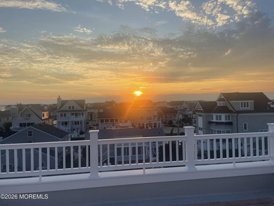 Exceptional new construction waterfront home in Normandy Beach - photo 29