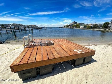 Exceptional new construction waterfront home in Normandy Beach - photo 30