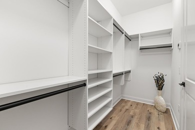 *Fully Furnished Brady MODEL - this is a true turn-key - photo 31