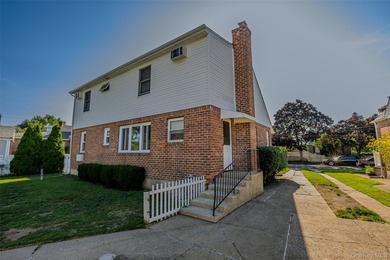 Introducing 6 Grenville Ct- Welcome to this charming 4-bedroom - photo 32