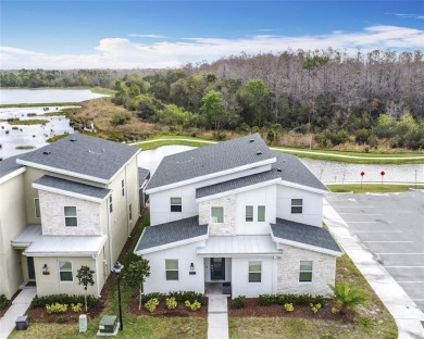 Lake Townhome/Townhouse For Sale in Kissimmee, Florida