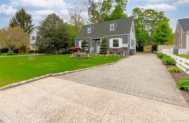 Welcome To The Sought After Lawrence Farms Area!!! This 1947 - photo 3