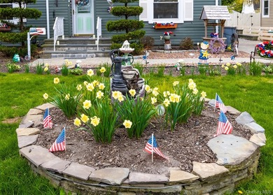 Welcome To The Sought After Lawrence Farms Area!!! This 1947 - photo 4