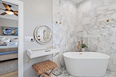 Welcome to refined luxury in this exceptional San Marco model - photo 20