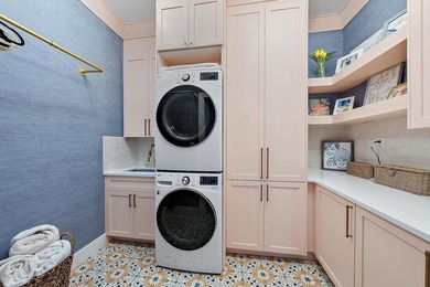 Welcome to refined luxury in this exceptional San Marco model - photo 33