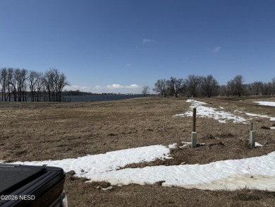 1.9 ACRE LOT ON COTTONWOOD LAKE - photo 1