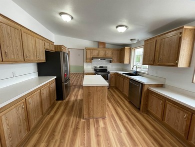 MLS# 294241 This great home has plenty of room for everyone with - photo 5