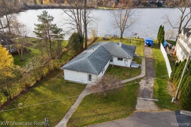 Strawberry Lake Home For Sale in Whitmore Lake Michigan