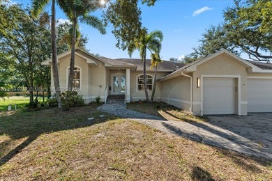 Beautiful 4-bed, 3-bath home located in the exclusive gated - photo 3