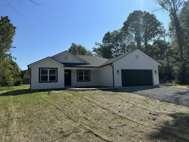 Heritage Lake Home For Sale in Coatesville Indiana