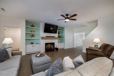 Beautifully maintained and thoughtfully designed, this 2 - photo 12