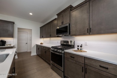 Beautifully maintained and thoughtfully designed, this 2 - photo 16