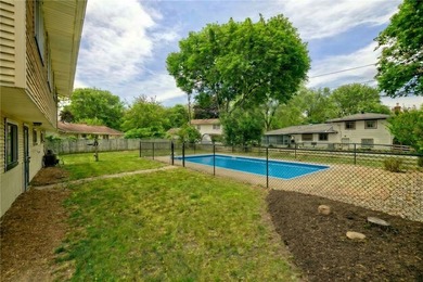 IN-GROUND POOL with brand new liner and filter! Welcome to this - photo 5
