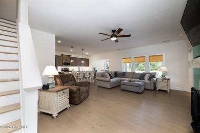 Beautifully maintained and thoughtfully designed, this 2 - photo 36
