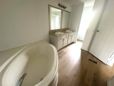 In-house LOP only; not available for rental Price: $60,000 Down - photo 8