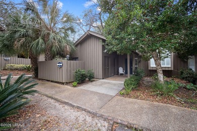 Desirable CORNER UNIT offering a rare and versatile TWO-BEDROOM - photo 1