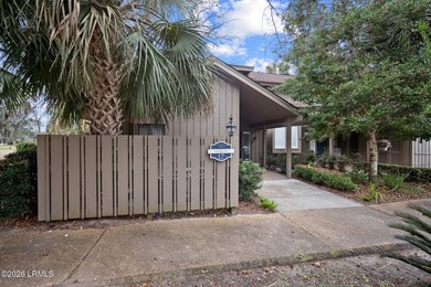 Desirable CORNER UNIT offering a rare and versatile TWO-BEDROOM - photo 6