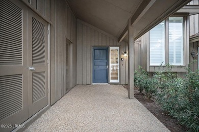 Desirable CORNER UNIT offering a rare and versatile TWO-BEDROOM - photo 7