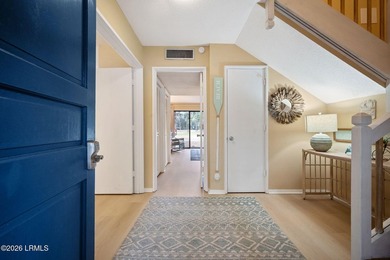 Desirable CORNER UNIT offering a rare and versatile TWO-BEDROOM - photo 8