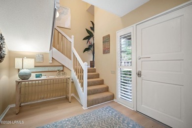 Desirable CORNER UNIT offering a rare and versatile TWO-BEDROOM - photo 9