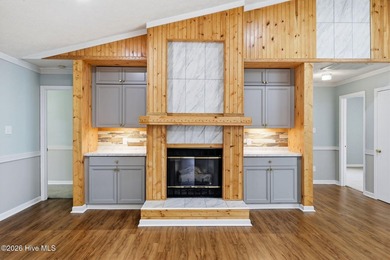 Designed with comfort and easy living in mind, this beautifully - photo 11