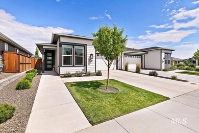 Enjoy refined, low-maintenance living in this beautifully - photo 4
