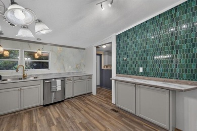 Welcome to 623 Barn Road in Bonneau, a beautifully updated - photo 18
