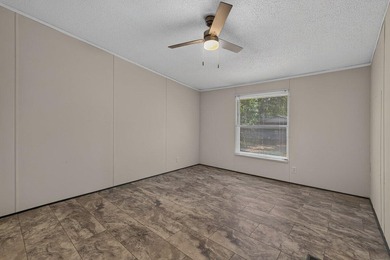 Welcome to 623 Barn Road in Bonneau, a beautifully updated - photo 22
