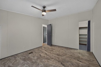 Welcome to 623 Barn Road in Bonneau, a beautifully updated - photo 23