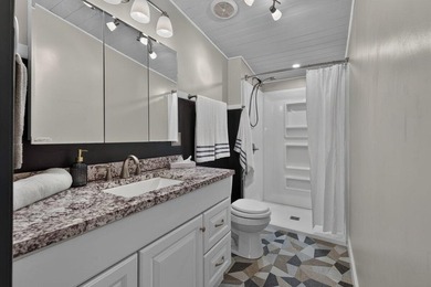 Welcome to 623 Barn Road in Bonneau, a beautifully updated - photo 24