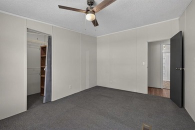 Welcome to 623 Barn Road in Bonneau, a beautifully updated - photo 27