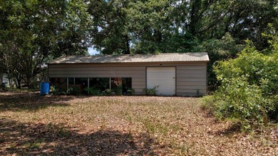 Welcome to 623 Barn Road in Bonneau, a beautifully updated - photo 33