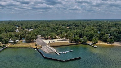 Welcome to 623 Barn Road in Bonneau, a beautifully updated - photo 38