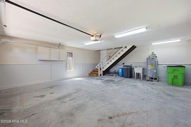 Designed with comfort and easy living in mind, this beautifully - photo 38