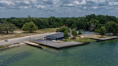 Welcome to 623 Barn Road in Bonneau, a beautifully updated - photo 40