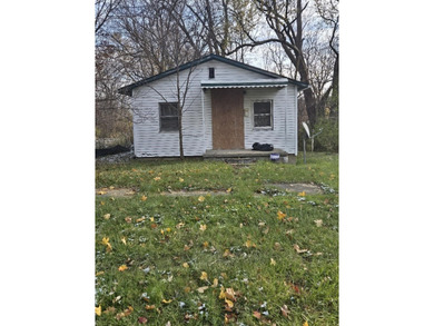 Thread Lake Home For Sale in Flint Michigan