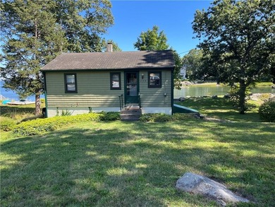 (private lake, pond, coastal) Home Sale Pending in North Kingstown Rhode Island