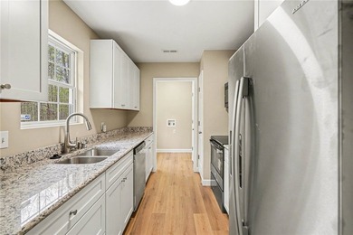 Completely renovated and move-in ready, this 3-bedroom, 2-bath - photo 12